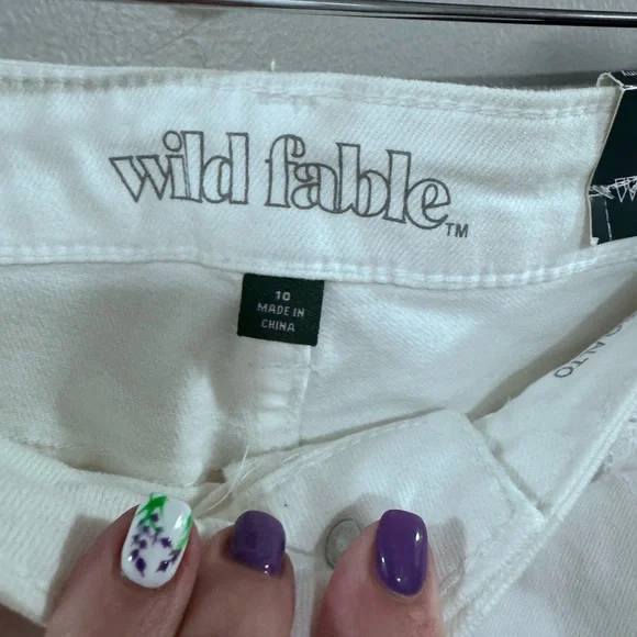 NWT Wild Fable White Distressed High Rise Skinny Jeans. Size 10 - Picture 4 of 7